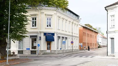 Ljus och rymlig kontorslokal med utsikt över Vänersborgs torg! Ljus och rymlig kontorslokal med utsikt över Vänersborgs torg!