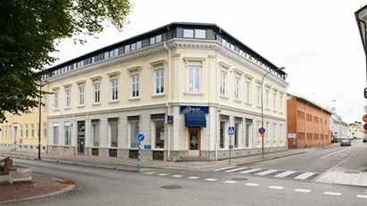 Vindsvåningslokaler hos  – centralt i Vänersborg med utsikt och flexibilitet Vindsvåningslokaler hos  – centralt i Vänersborg med utsikt och flexibilitet